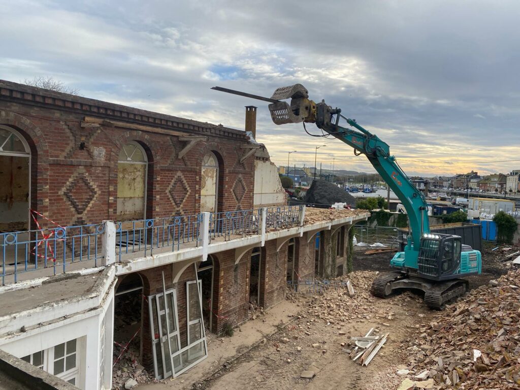 PHOTO 2022 11 15 19 30 27